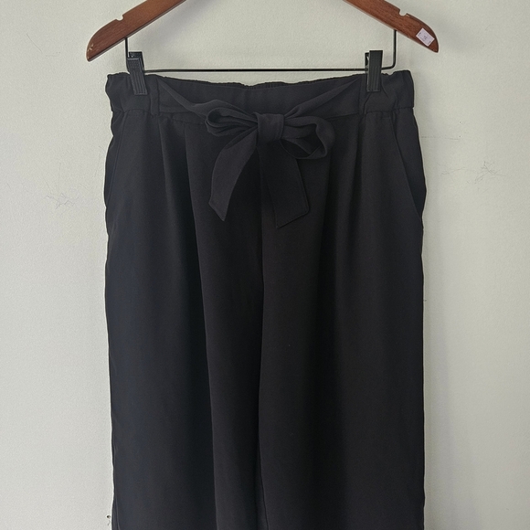 Lululemon Black Tie Waist Noir Crop Pants Size 12 - Picture 5 of 9
